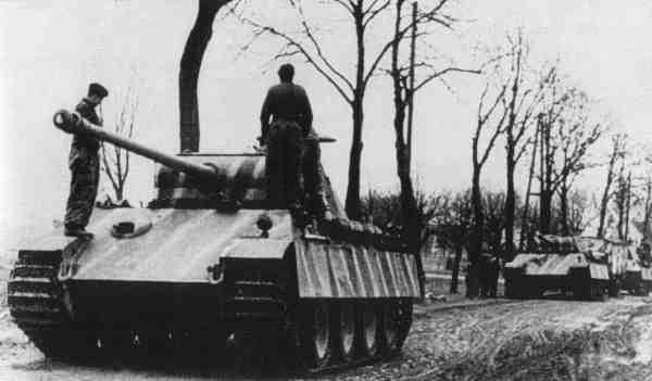 TAPETY CZOŁGI - PzKpfw V Panther Ausf. G fot. 1.jpg