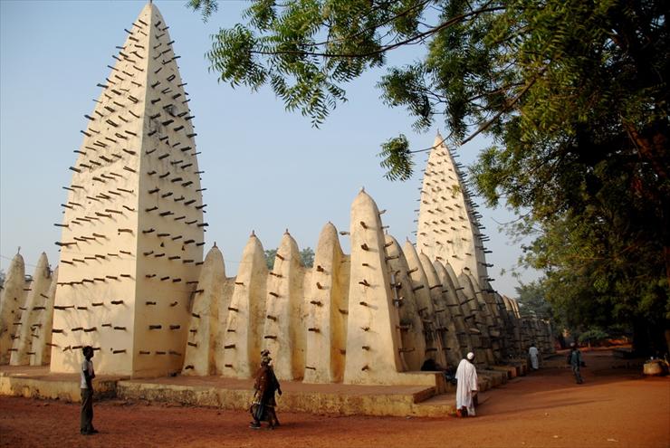 z mułu,gliny,piasku - Burkina Faso-Mosque in Bobo Dioulasso.jpg