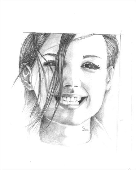 Rysowane ołówkiem - Katie Holmes smiling - 2004.jpg