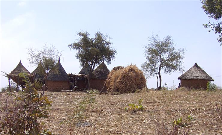 Kamerun - Matakam_dwellings_near_Maroua.jpg