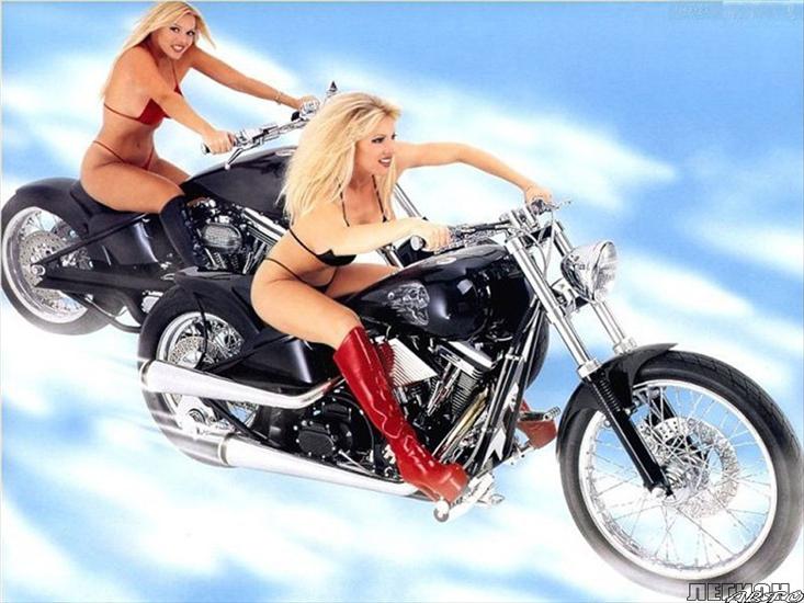 Motocykle i dziewczyny - Bike_and_Hot_Babes_8029.jpg