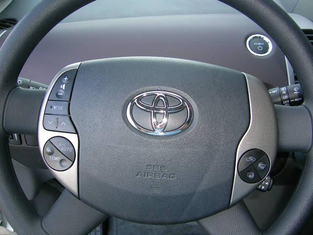 01 Toyota Prius - item_305_28f.jpg