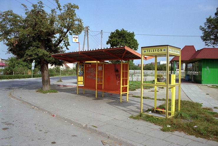 ul. Długosza Jana - 2002 , Przystanek autobusowy u zbiegu ulic Krasińskiego i Długosza - obecnie nie istnieje.jpg