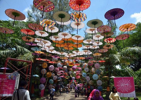 festiwal parasolek - indonezja payung fes.jpg