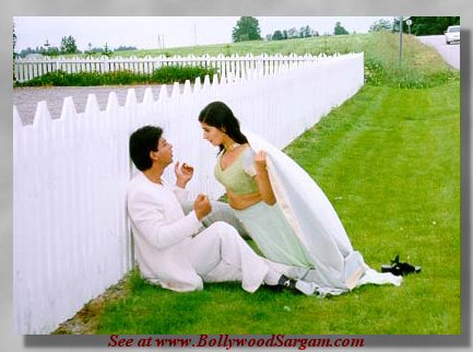 BOLLYWOOD - Shahrukh_Khan_and_Twinkle_Khanna_in_Baadshah.jpg