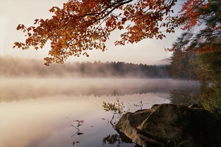 Tapety 14 - Foggy Sunrise Light on Crane Pond, Pharoah Lake Wilderness, Adirondack Park and Preserve, New York.jpg