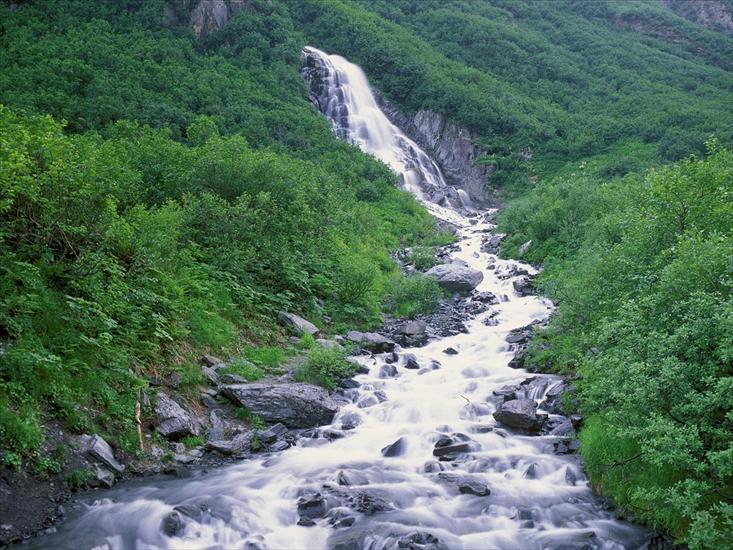 TAPETY WODOSPADY - Seasonal Waterfall Chugach Mountains Alaska.jpg