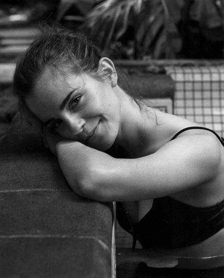 Emma Watson - 740full-emma-watson 12.jpg