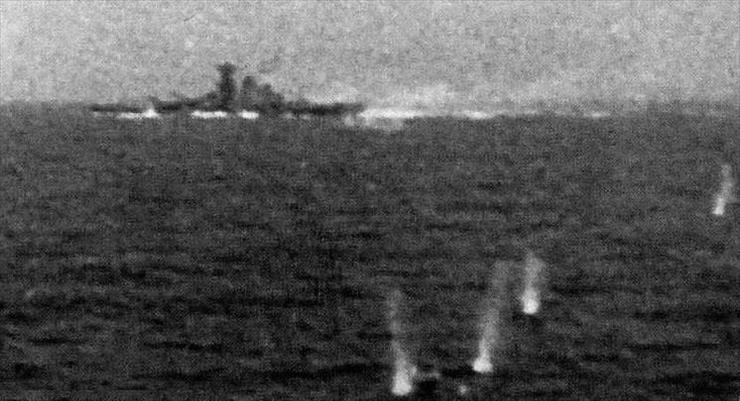 1944 - Yamato at Battle of Leyte Gulf, October 1944.JPG