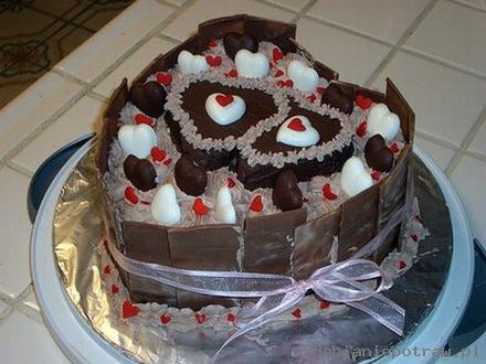 torty i słodkości - walentynkowy-tort-czekoladowy.jpg
