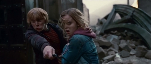 Harry Potter zdjecia - Romione-Harry-Potter-and-the-Deathly-Hallows-Screen-Captures-Trailer-romione-14633849-500-212.jpg