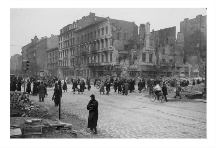 Warszawa w latach okupacji 1939-1944 - Warsaw 076.jpg