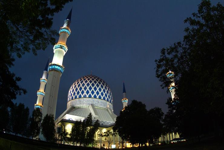 krajobraz - Sultan Salahuddin Abdul Aziz Shah Mosque in Selangor - Malaysia night.jpg