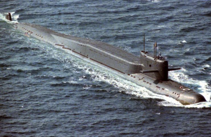 Okręty-3 - 800px-delta-iii_class_nuclear-powered_ballistic_missle_submarine_2.jpg