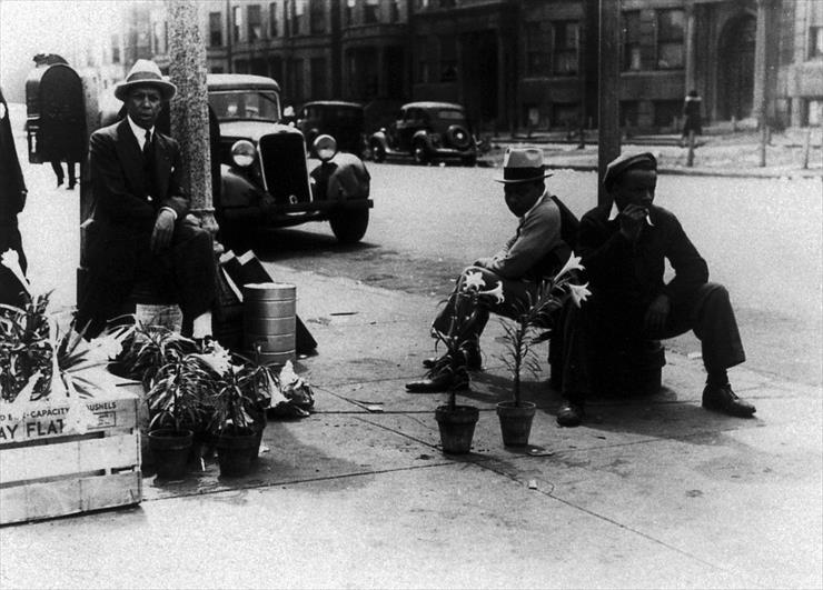 Usa 1850-1954 - 1941  April, salesmen of lily, Easter Sunday, Chicag..., avril, vendeurs de lis, dimanche de Pques, Chicago.jpg