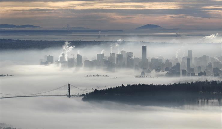FOTOGRAFICZNA_AGENCJA_REUTERS - Vancouver _we_mgle.jpg