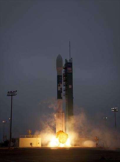 NASA - zdjęcia - Aquarius Lifts Off.jpg