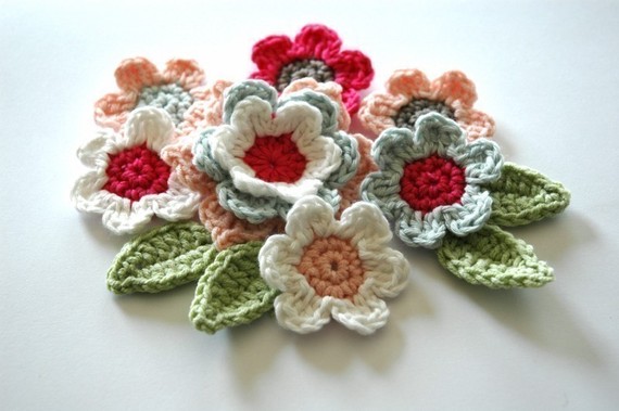 Szydełkowe kwiaty - Crochet Applique Flowers.jpg