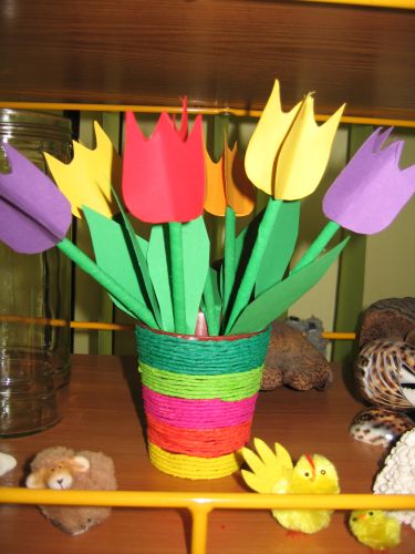 dla dzieci - Dekoracja  - tulipany z papieru - wykonawca Gagat_ek.jpg