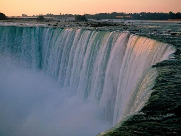 Najpiękniejsze wodospady świata - Wodospad Niagara, Kanada i USA.jpeg
